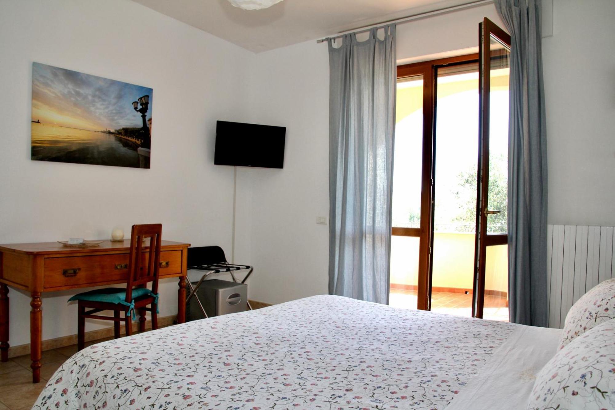 Double Room with Balcony and Sea View